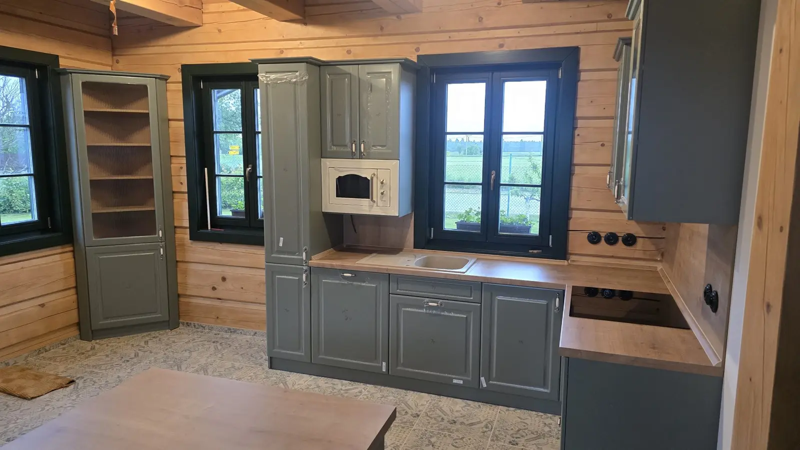 Detail kuchyně na míru — realizace Nábytek Čtveráček